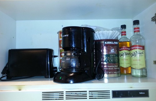 Tillamook Apartment | Charming studio: Walk to downtown & hospital. Short drive to beaches & hikes