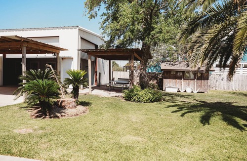 Dickinson Apartment | Charming studio with AC , WiFi, and 325 ft fishing pier with fishing lights.