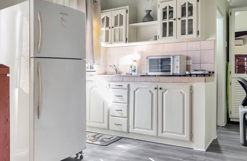 Lowlands Apartment | Charming Studio with Free WiFi, Near Beaches