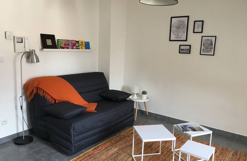 Gare-Jouvenet Apartment | Charming studio with parking parking area Station
