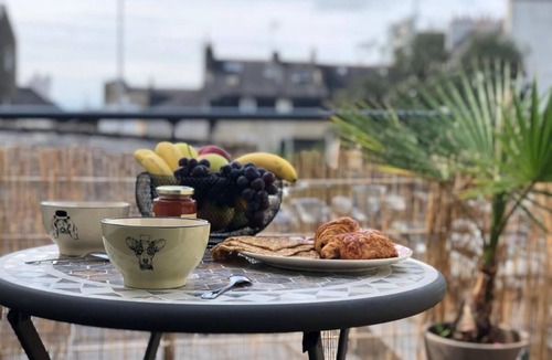 Vannes Apartment | Charming studio with terrace in the heart of Vannes, 5 minutes from the port