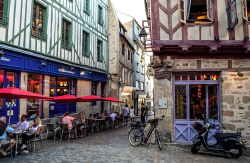 Vannes Apartment | Charming studio with terrace in the heart of Vannes, 5 minutes from the port