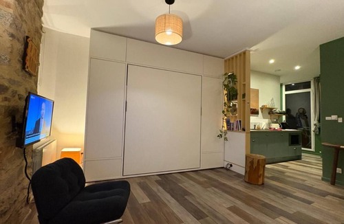 Vannes Apartment | Charming studio with terrace in the heart of Vannes, 5 minutes from the port