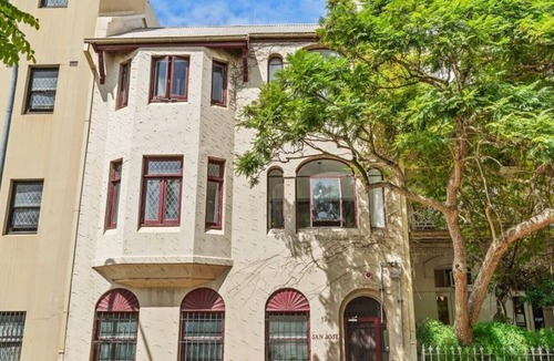 Kings Cross Apartment | Charming Stylish City Pad Potts Point w Laundry