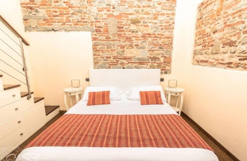 Isolotto Apartment | Charming Suite By Villa Il Mosaico