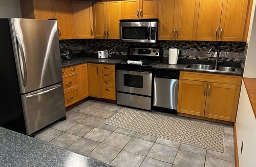 Regional District of Nanaimo House | Charming suite in Cedar (Nanaimo) w/wood burning fireplace & A/C. Pet friendly!