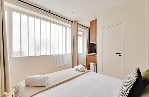 Grenelle Apartment | Charming suite near Eiffel Tower - L023