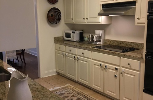 Oxford House | Charming Summer + Fall Football Rental - Near Square & Ole Miss Camp