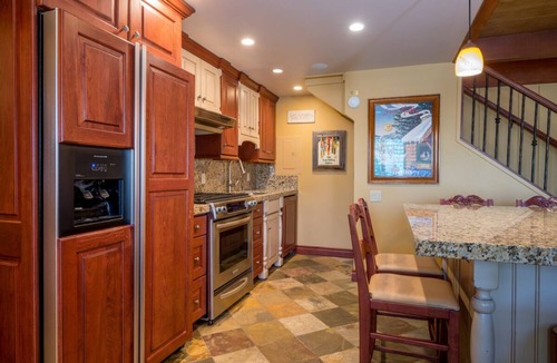 Elkhorn Condo | Charming Sun Valley Condo with WIFI and Mountain Views