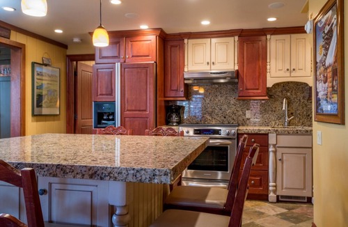 Elkhorn Condo | Charming Sun Valley Condo with WIFI and Mountain Views