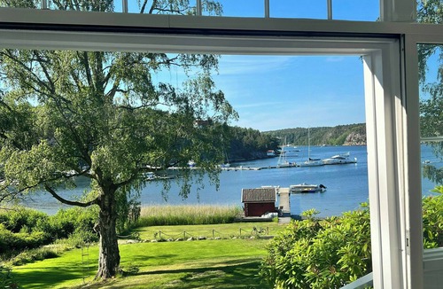 Gressvik House | Charming Swiss-style Cabin on Hankø