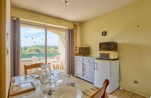 Barbotan-les-Thermes Apartment | Charming T1 bis with balcony and pets allowed in Barbotan