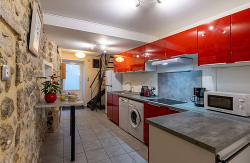 Vals-les-Bains Apartment | Charming T2 Apartment in the Historic Center of Vals-les-Bains, 2 Guests