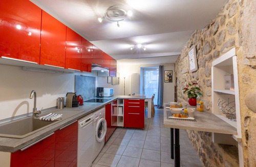 Vals-les-Bains Apartment | Charming T2 Apartment in the Historic Center of Vals-les-Bains, 2 Guests