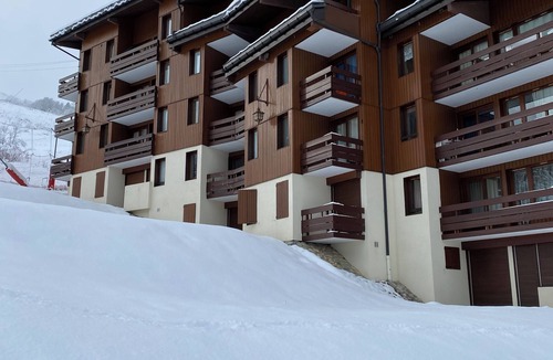Valmorel Apartment | Charming T2 - At the foot of the slopes with parking, mountain view!