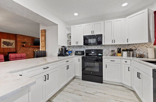Lake Magdalene House | Charming Tampa Lakehouse - Prime Location close to everything!