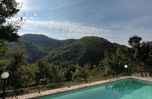 Bonzeto House | Charming Three-Bed Stone House With Mountain and River Views