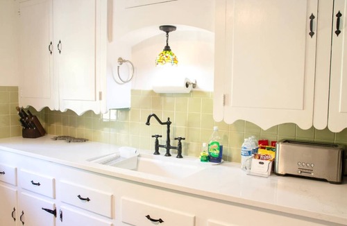 Faubourg Marigny Hotel | Charming Three Bedroom Cottage - Located in the historic B &W Courtyards Inn