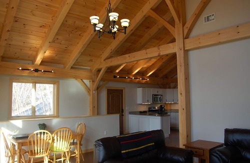 Franconia Ski Chalet | Charming, Timber framed, Mountain Chalet at Cannon Mountain - Whole house AC!