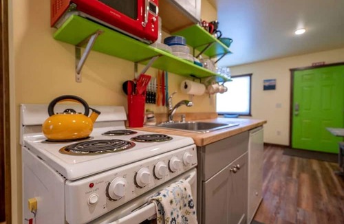 Emigrant Cabin | Charming Tiny Cabin near Chico Hot Springs for a Memorable Retreat in Emigrant, Montana