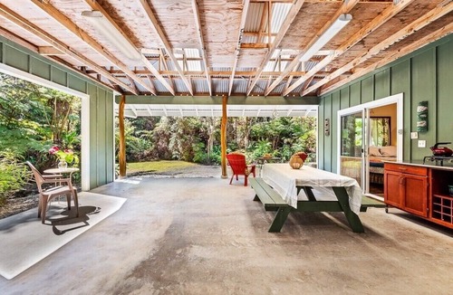 Ohia Estates Cottage | Charming tiny home w/heated floors 5 min from Volcanoes National Park entrance