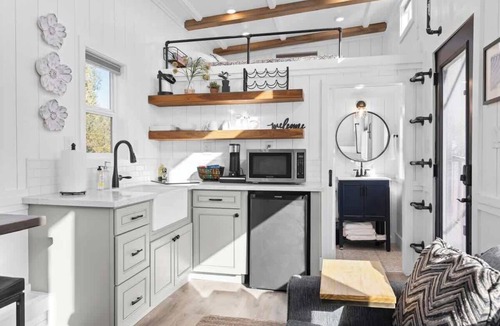 Lindsay Apartment | Charming Tiny Home in Olive Grove - Near Sequoias