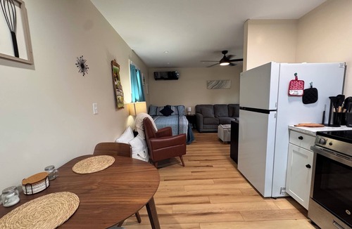 Catalpa House | Charming tiny home only 15 mins from Town of Warrenton & Town of Culpeper