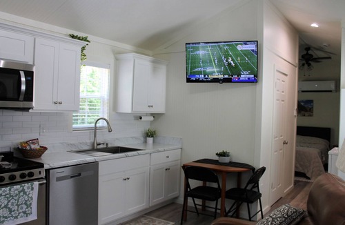 Russellville Cottage | Charming tiny house in Russellville