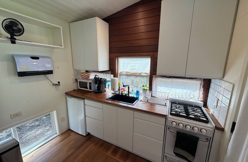 Olympia House | Charming Tiny House Retreat