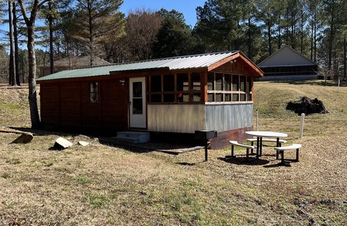 Sardis Cabin | Charming tiny house with AC in delightful Sardis Lake.