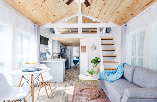 Guntersville Cottage | Charming Tiny Retreat Near Lake Guntersville