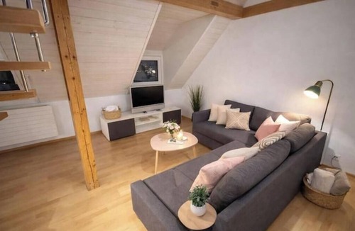 Bumpliz Apartment | Charming top-floor maisonette in Bern