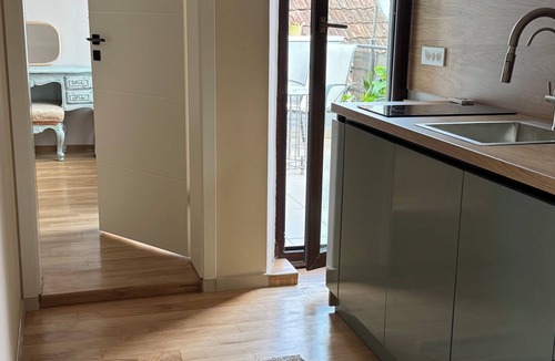 Old Town Apartment | Charming Top-Floor Apartment in Central Cluj Cozy & Newly Refurbished