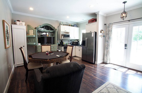 Leesburg Apartment | Charming, tranquil studio with AC in Leesburg