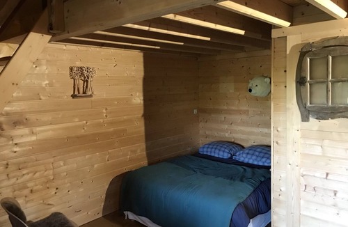Essay Cabin | Charming tree house in Normandy