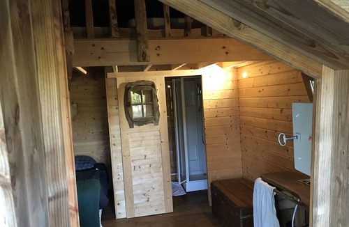 Essay Cabin | Charming tree house in Normandy