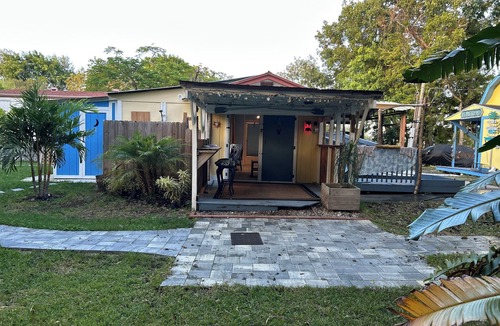 Roseland Villa | Charming Tropical Bungalow Perfectly Located in the Serene Sebastian, Florida