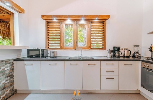 La Iglesia Villa | Charming tropical house/Pool/200M beach-restaurants/Free-Wifi
