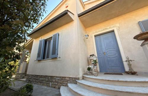 Capannoli Villa | Charming Tuscan Home - Near Pisa, Volterra and Wine Tours