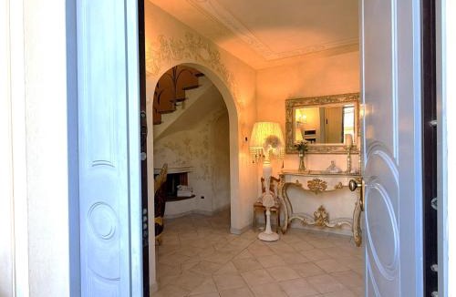 Capannoli Villa | Charming Tuscan Home - Near Pisa, Volterra and Wine Tours