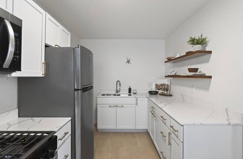 Wenonah House | Charming Two-Bedroom Near Parks and Lakes in Minneapolis!