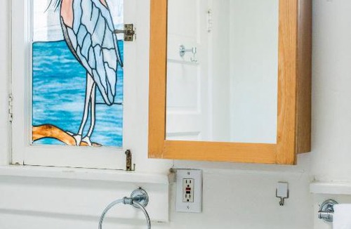 Silver Lake House | Charming Two Bedroom Bungalow In Silverlake