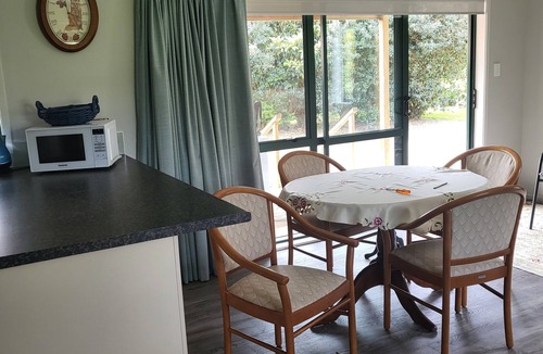 Waitao Cottage | Charming Two-Bedroom Cottage in a peaceful Country Setting