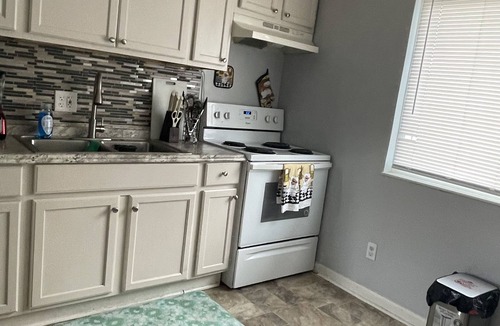 Dayton Apartment | Charming Two-Bedroom Retreat: Your Ideal Urban Oasis Awaits!