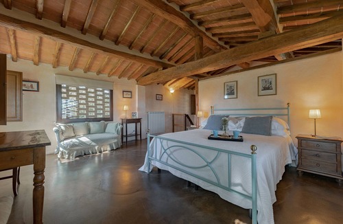 Buonconvento House | Charming Two Level Hay-Loft Next to Montalcino
