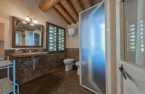 Buonconvento House | Charming Two Level Hay-Loft Next to Montalcino
