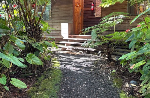 Volcano Cabin | Charming two private cabins in Volcano perfect for a relaxing getaway.