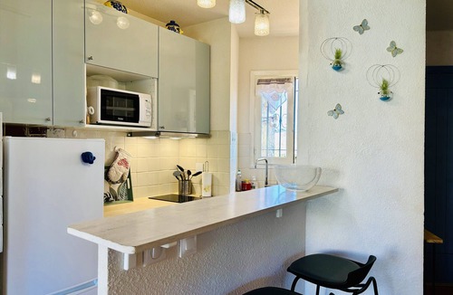 Espero-Pax Condo | Charming Two-Room Apartment with Stunning View of Notre-Dame Cove