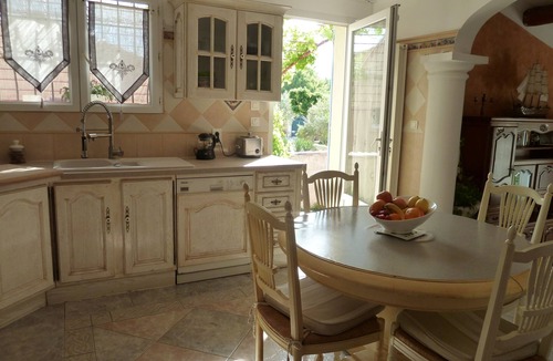 Cheval-Blanc Villa | CHARMING TYPICAL PROVENCAL VILLA AT THE FOOT OF LUBERON