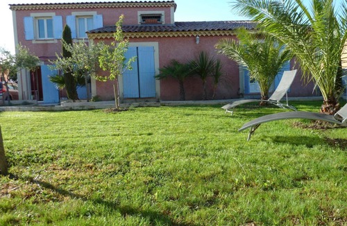 Cheval-Blanc Villa | CHARMING TYPICAL PROVENCAL VILLA AT THE FOOT OF LUBERON
